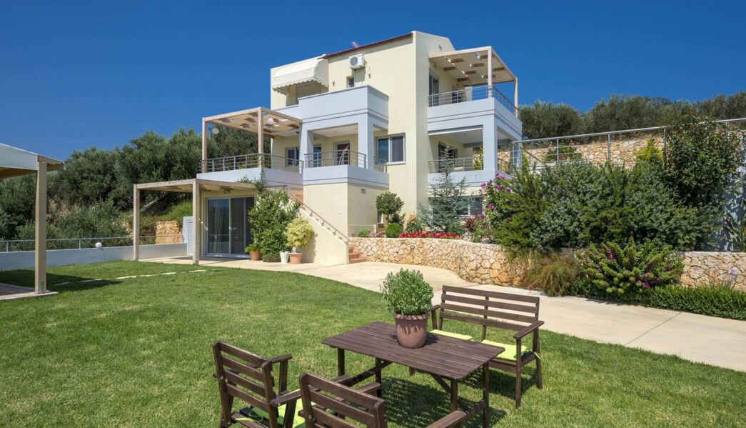 Villa in Gerani