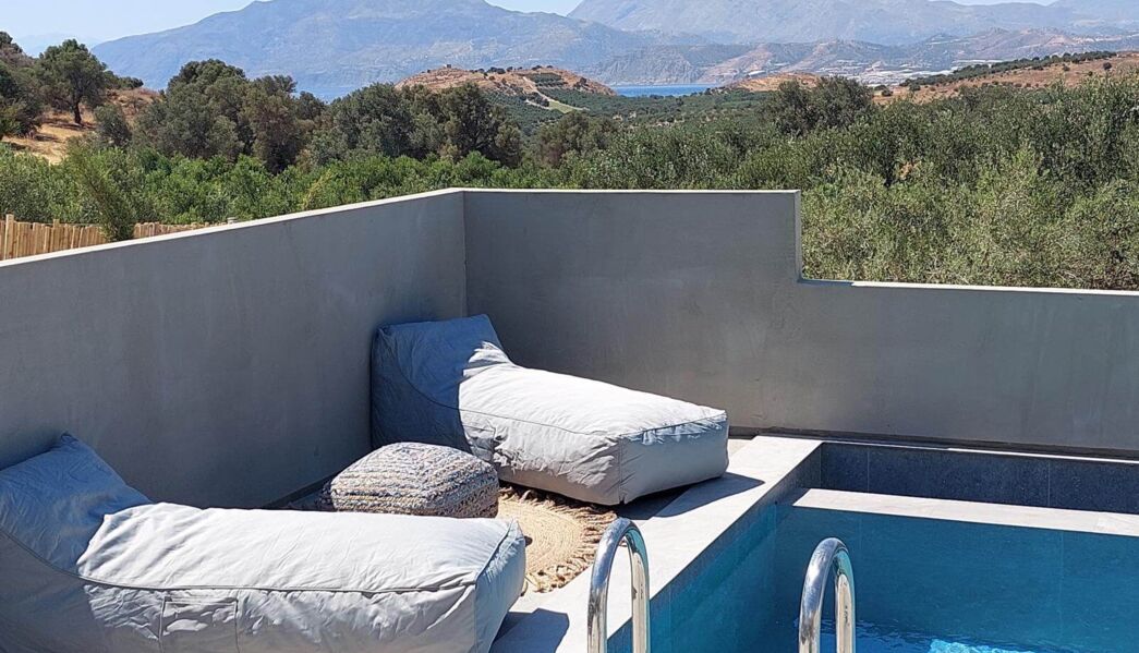 Marnos Junior Suites