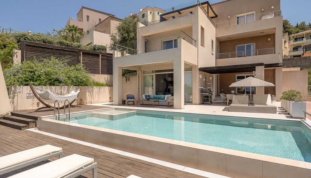 Villa Aori