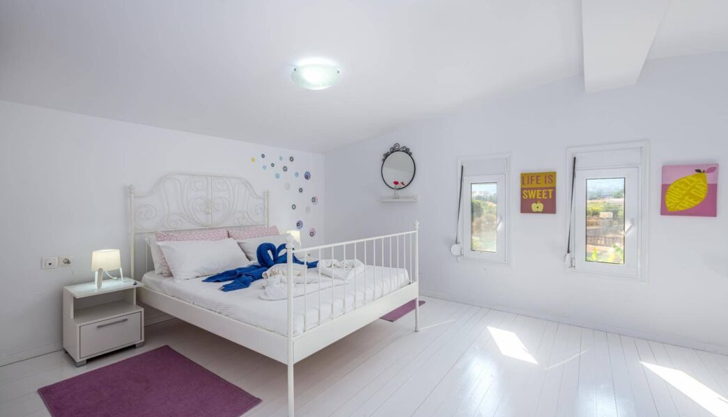 Xenos Villa 4