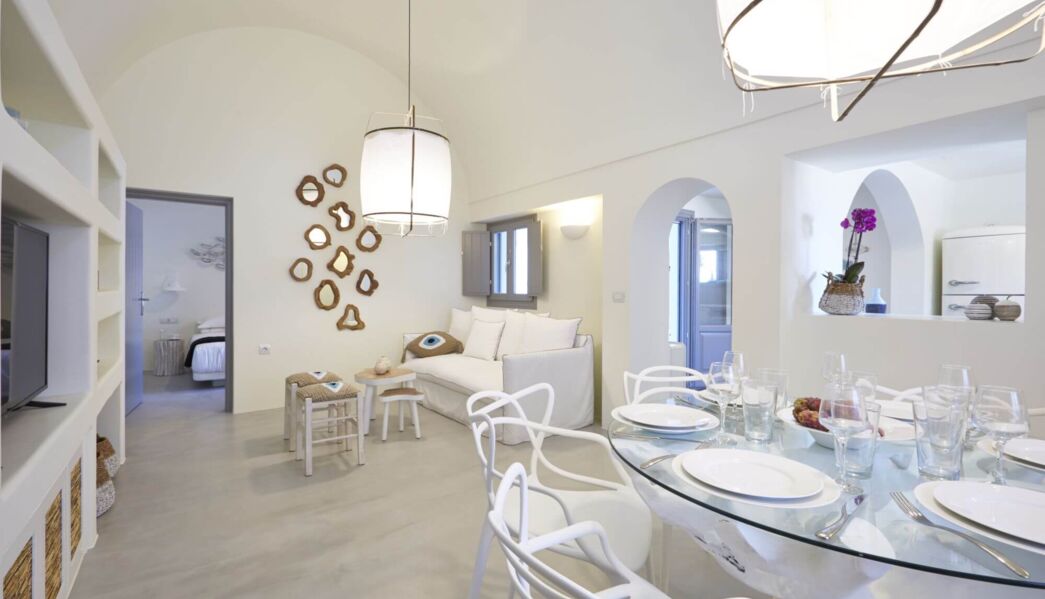 Eolia Kamari Villa