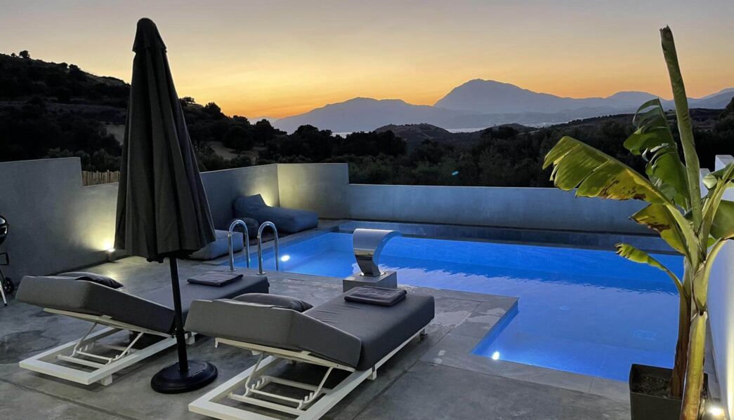 Marnos Junior Suites