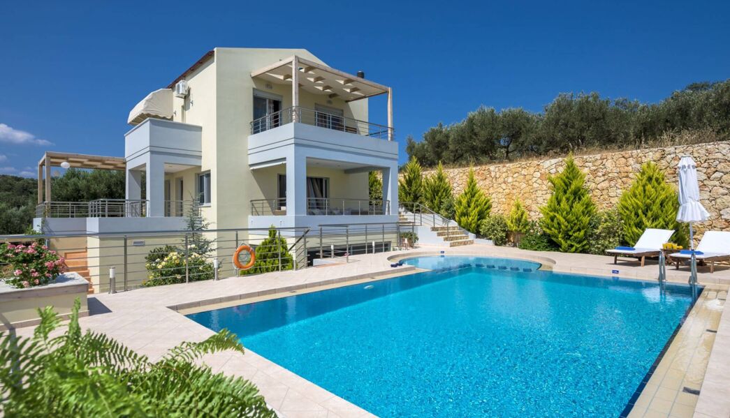 Villa in Gerani