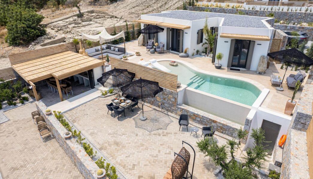 Mnḗmē Two-Bedroom Villa