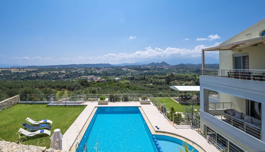 Villa in Gerani