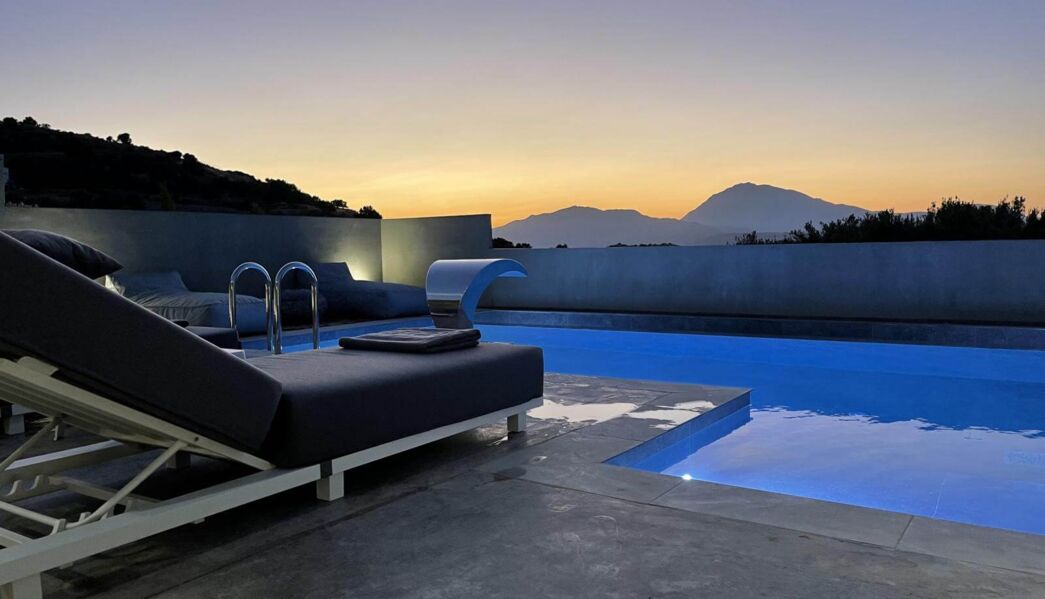 Marnos Junior Suites